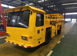 Underground Service Vehicle (Chassis+Oil carrier)