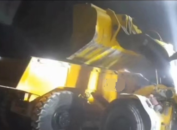 Underground LHD loader (Mining Scooptram Loader) WJ-2